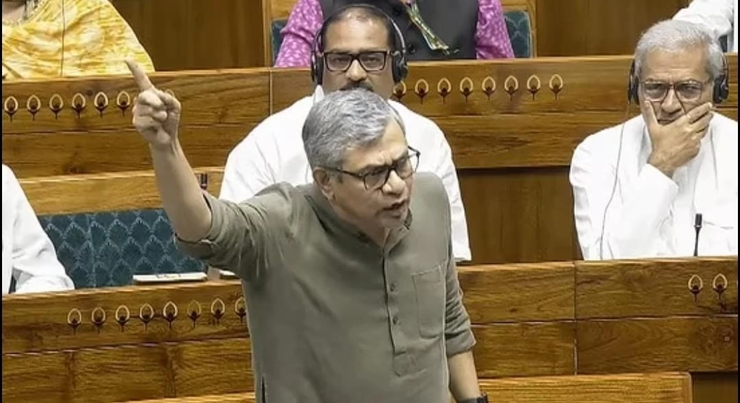 “Reel Minister, Derail Minister…”: Ashwini Vaishnaw loses cool amidst Opposition’s sloganeering over train accidents