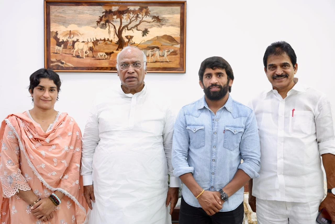 Wrestlers Vinesh Phogat and Bajrang Punia join Congress Ahead of the Haryana Assembly Elections