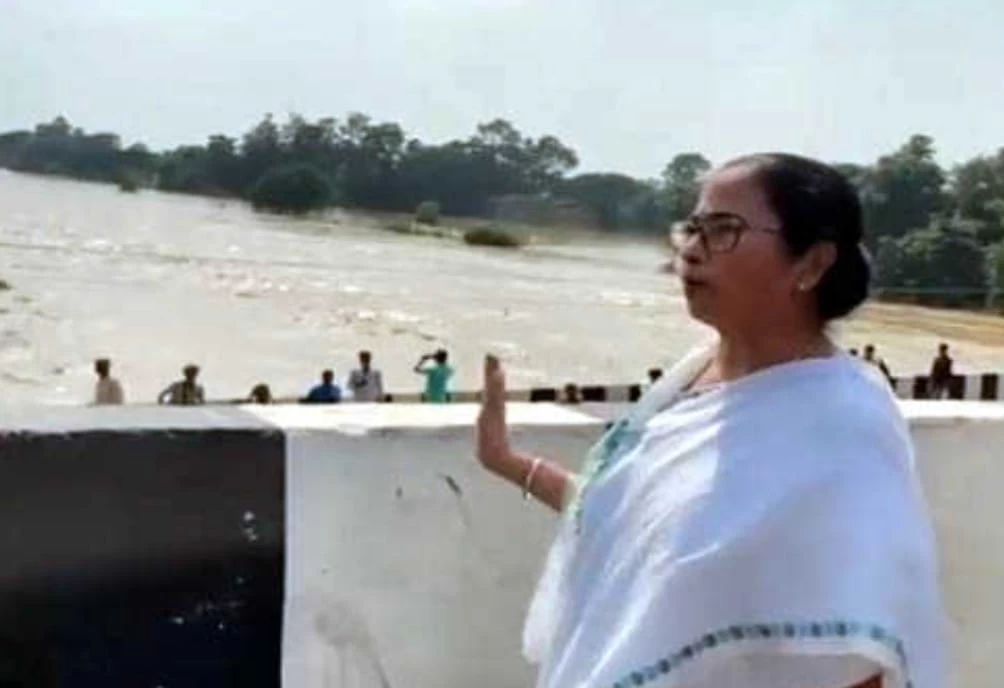 “Why should Bengal sink?”: Mamata Banerjee Blames DVC and Jharkhand for Severe Flooding in Bengal