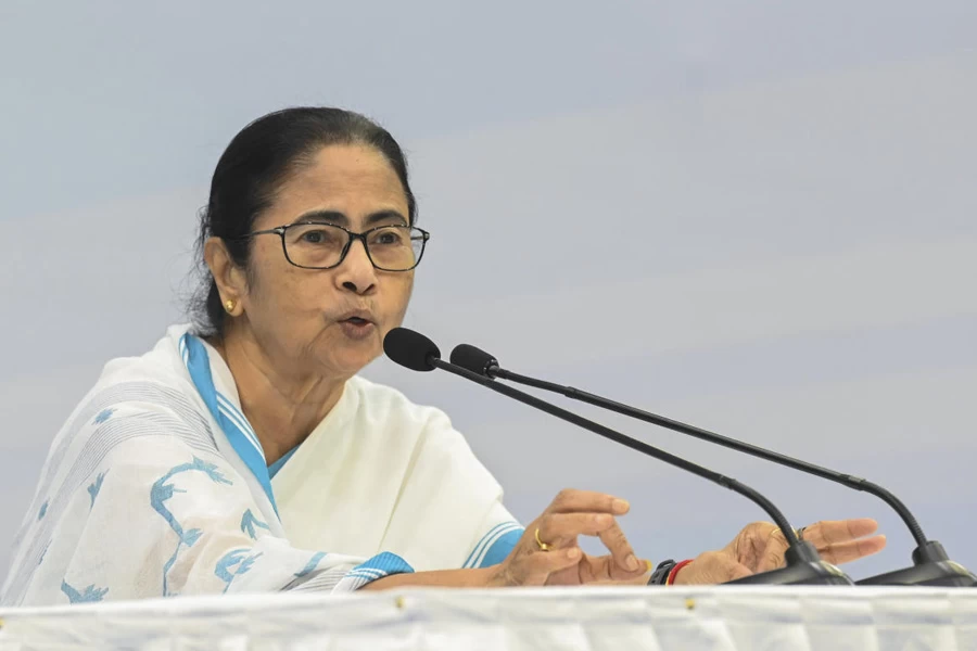 Mamata Banerjee Criticizes Modi  Government’s Waqf Bill, Calls It Anti-Federal and Anti-Secular