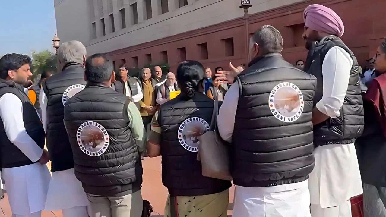 “Modi-Adani Ek Hai…”: Congress MPs Protest Outside Parliament Demanding Investigation into Adani's US Indictment