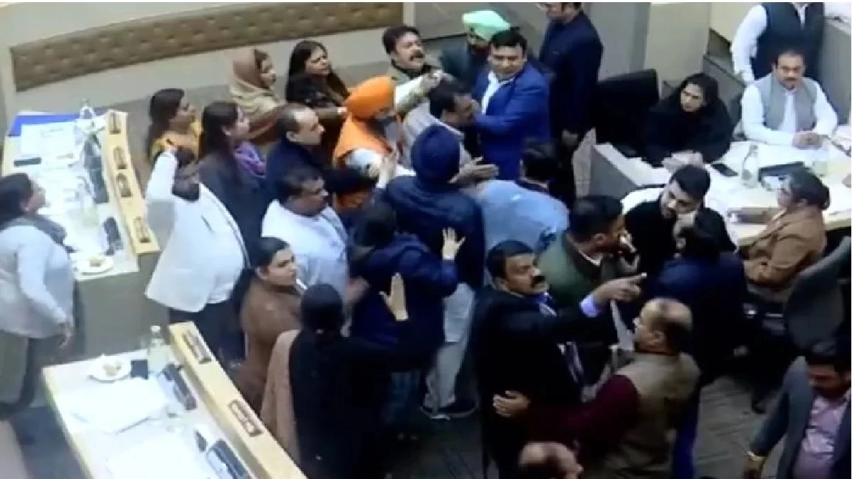 Chandigarh Municipal Corporation Meeting Erupts in Chaos Over Amit Shah's Remarks on Dr. Ambedkar