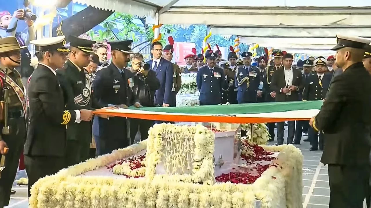 Manmohan Singh Laid to Rest with Full State Honours at Nigambodh Ghat