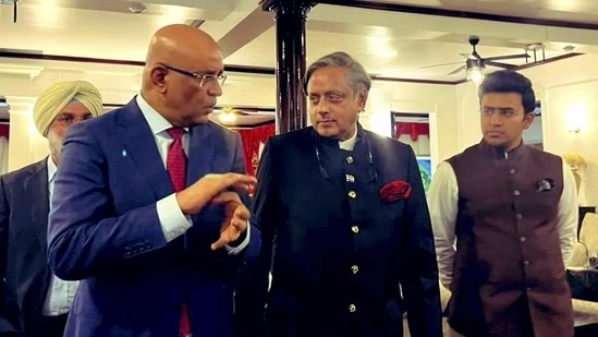 “Stupid Jokers…”: Asaduddin Owaisi Slams Pakistan PM and Army Chief Over Fake Photo Row