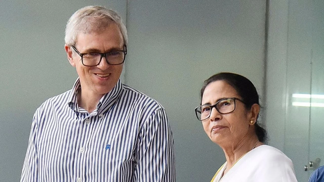 “Snatches the democratic right of a citizen…”: Mamata Banerjee Slams Police Action against Omar Abdullah on Martyrs’ Day
