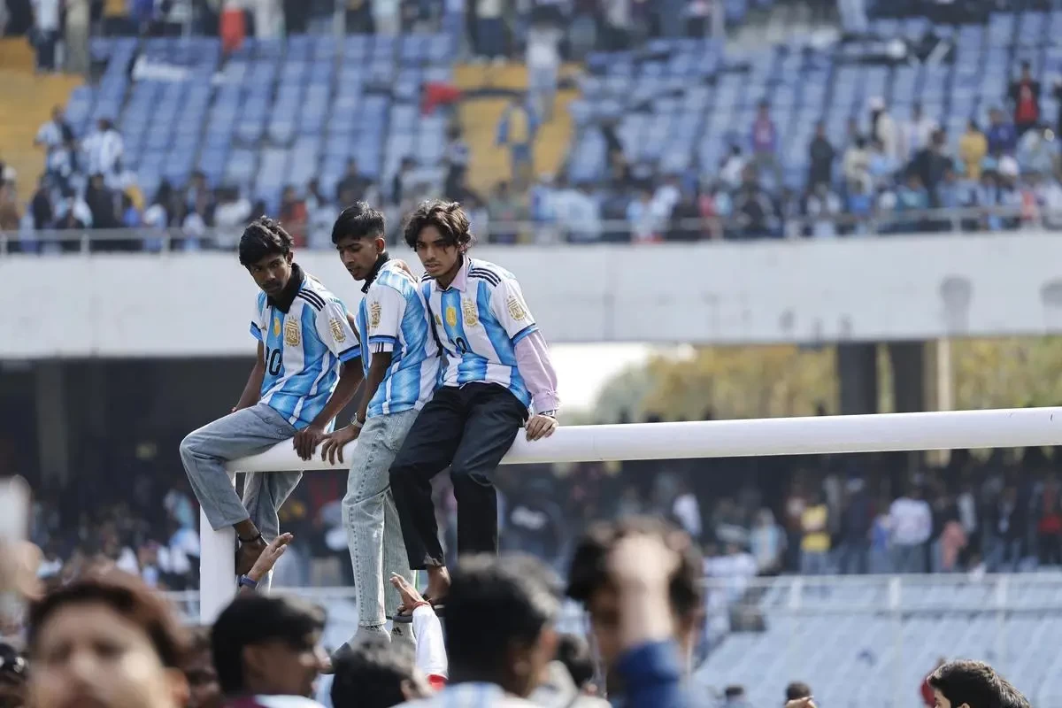 “We Paid, We Waited, But We Couldn’t See Him…”: Fans Leave Heartbroken as Messi’s Kolkata Visit Ends in Chaos