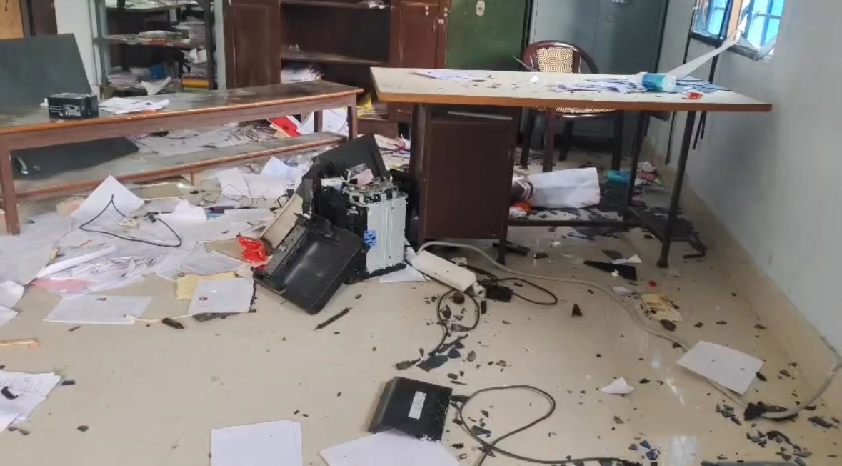 Ten Arrested After Mob Vandalises BDO Office in Bengal’s Chakulia Over SIR Protests
