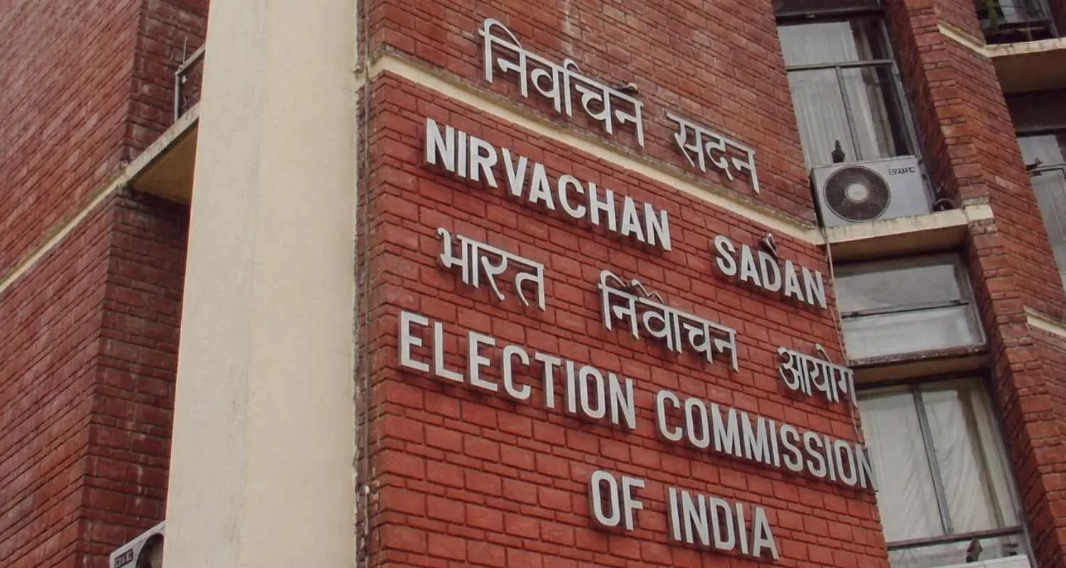 ECI Suspends 5 Police Officers in Bengal Over ‘Bias’ Ahead of Phase 2 Polls 