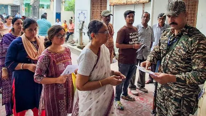 78.68% Turnout in Bengal Phase 2 as CM Flags Concerns Over Poll Process