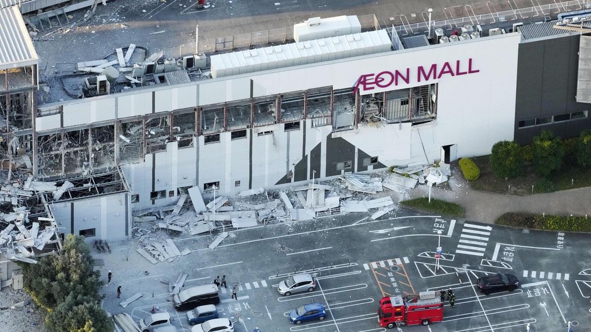 Japan Earthquake Death Toll Rises to 13; Rescuers Race to Find Survivors Trapped Under Debris