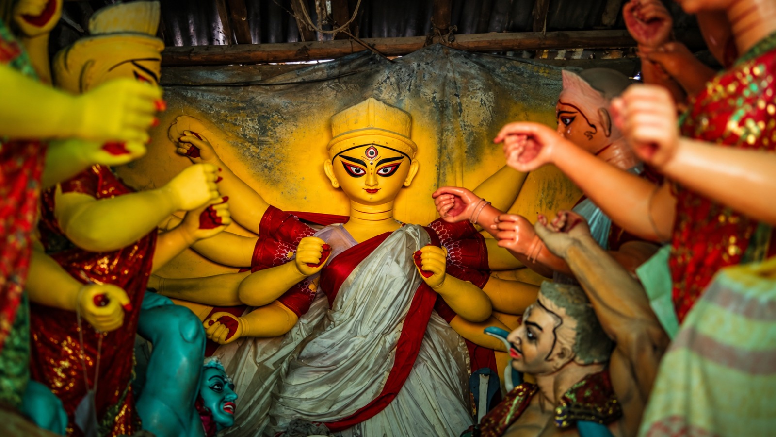Kolkata Durga Puja Row: Ajeya Sanghati Threatens to Halt Preparations After Alleged Attack, Seeks Artists’ Safety   